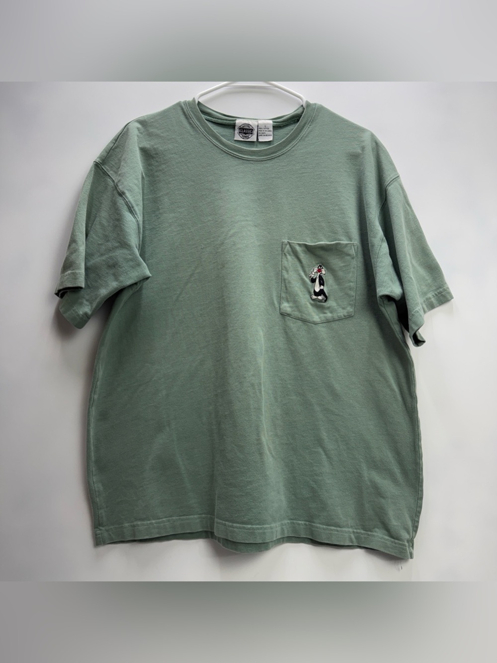 Looney Tunes Classic Men’s Green Sylvester the Cat T-Shirt